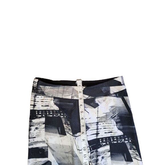 Adidas Leggings Women‎ Sz M Climalite Graphic Print Crop Black White Athleisure - Picture 5 of 6